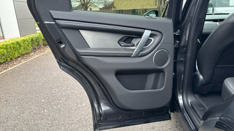 Land Rover Discovery Sport 1.5 P270e Landmark 5dr Auto [5 Seat] Station Wagon